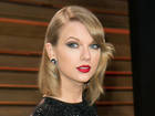 Taylor Swift embarks on road trip with Karlie...