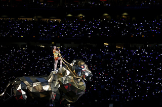 Katy Perry shines in halftime show (Feb 1, 2015)