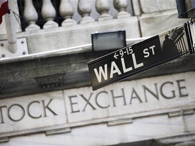 Dow falls more than 425 points, fifth losing day in a row