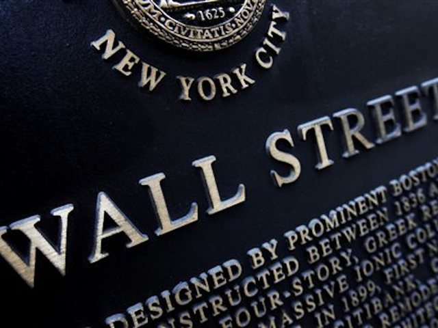 Markets remain volatile, Dow Jones sinks again due to tariff fears