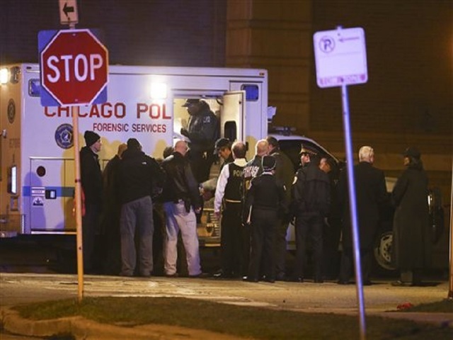 3 officers hurt in shootout, suspect killed