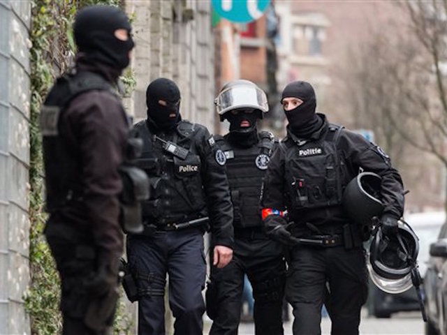 Explosions heard in Brussels during raid