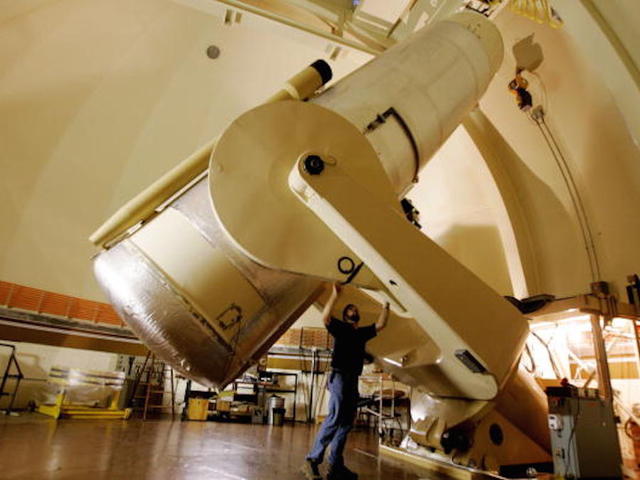 Twin comets to make close approach to Earth