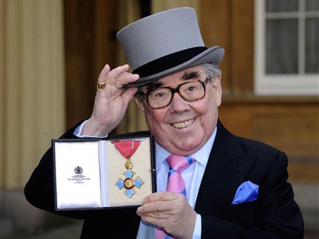 Comedian Ronnie Corbett dies at 85