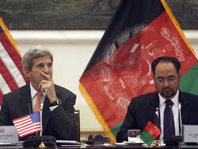 John Kerry tells Afghan leaders to unify