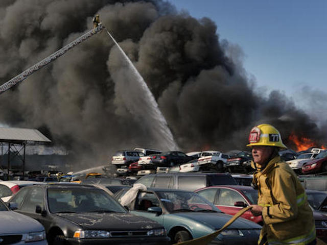 Junkyard fire sends smoke across LA