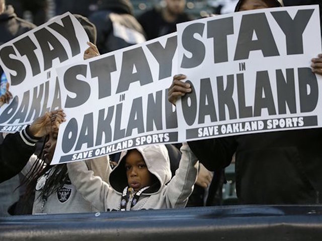 Raiders owner wants to move to Las Vegas