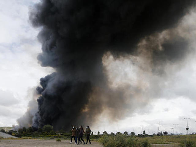 Spain evacuates 9,000 from tire fire near Madrid