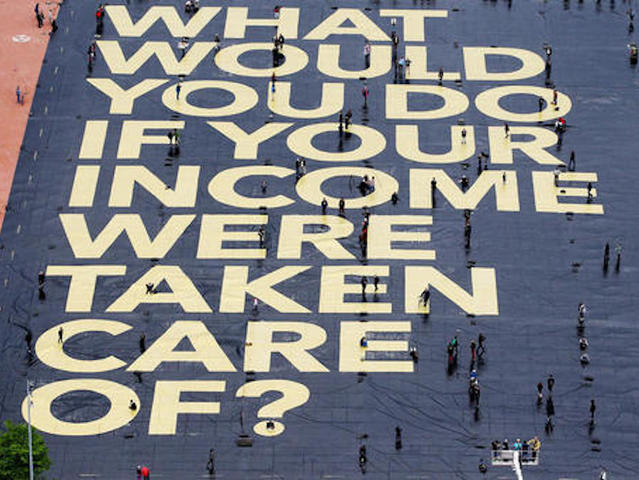 Swiss considering paying citizens $2,500 monthly