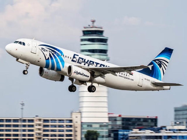 EgyptAir flight presses on after bomb threat