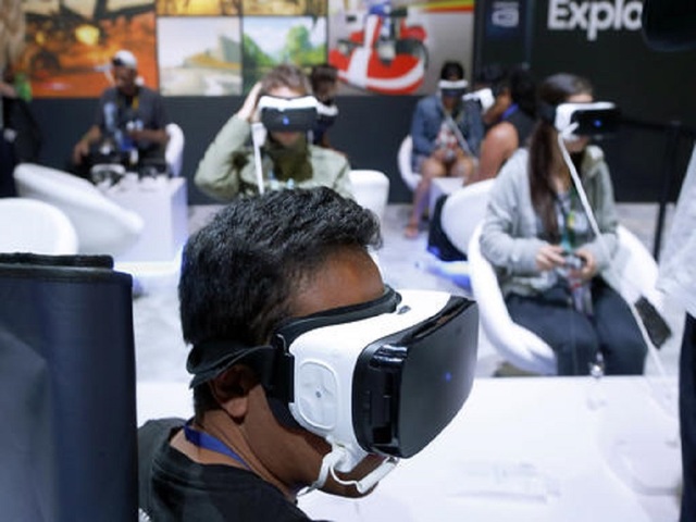 E3 interrupted after attendee severely injured on escalator