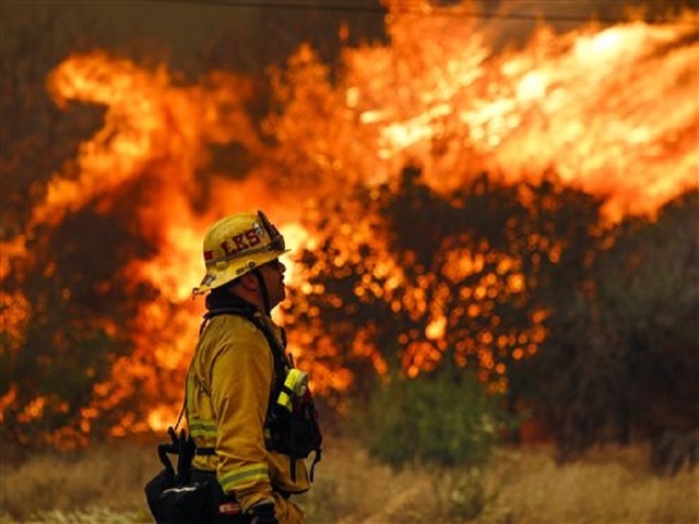 Photos: Wildfires force Los Angeles evacuations