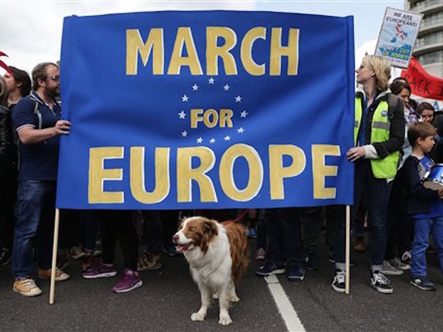 EU supporters parade through London in 'March for Europe'