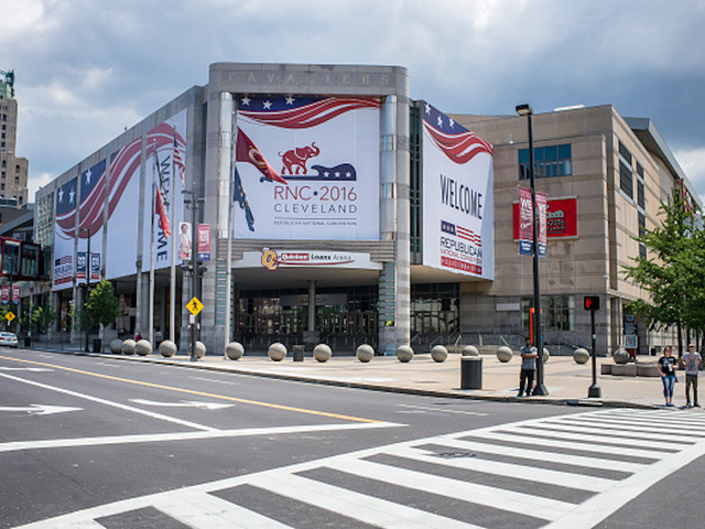 'White elevators' sign at Republican Convention lead to internet ridicule