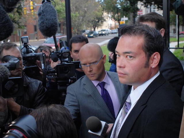 Jon Gosselin, former reality show star, now works at TGI Friday's