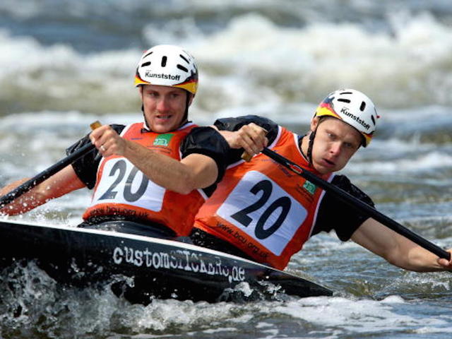 German Olympic canoeing coach dies from injuries suffered in car crash