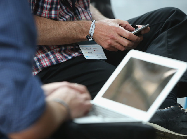 People 40 and older should work 25 hours a week or less, report says