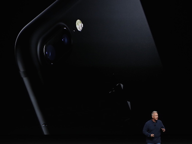 iPhone 7 will be waterproof, will not have a headphone jack