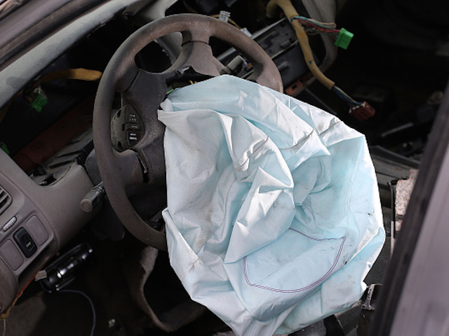 Fiat Chrysler recalling 1.9 million vehicles for air bag defect