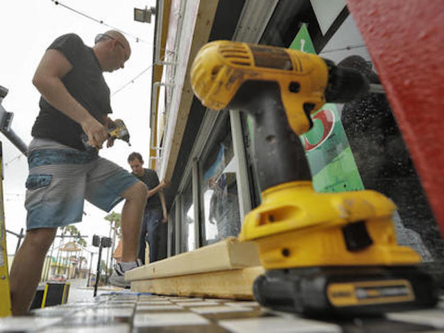 Can't compete with Hurricane Matthew: Candidates cut Florida campaigns