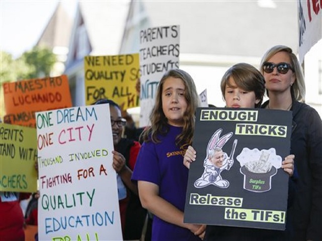 Teachers union, Chicago schools reach contract deal