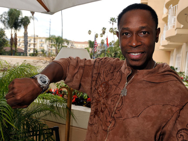 Fan gives Tribe legend Kenny Lofton plane seat to World Series