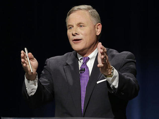 GOP senator apologizes for 'bull's-eye' remark about Clinton