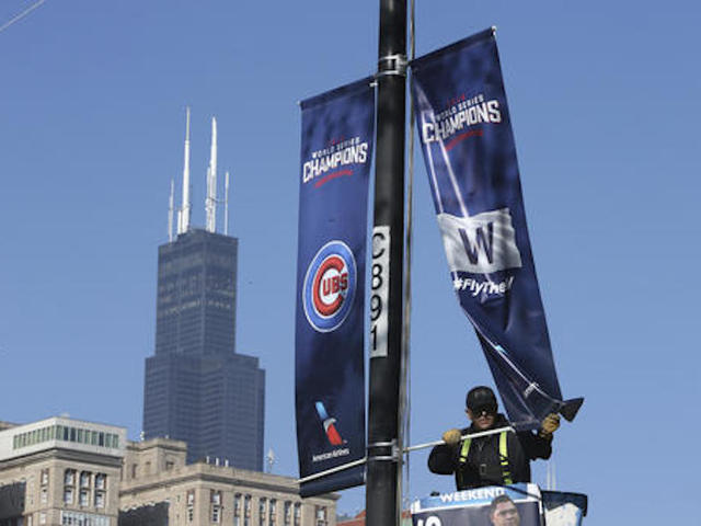 Cubs fans packing trains to Chicago for parade