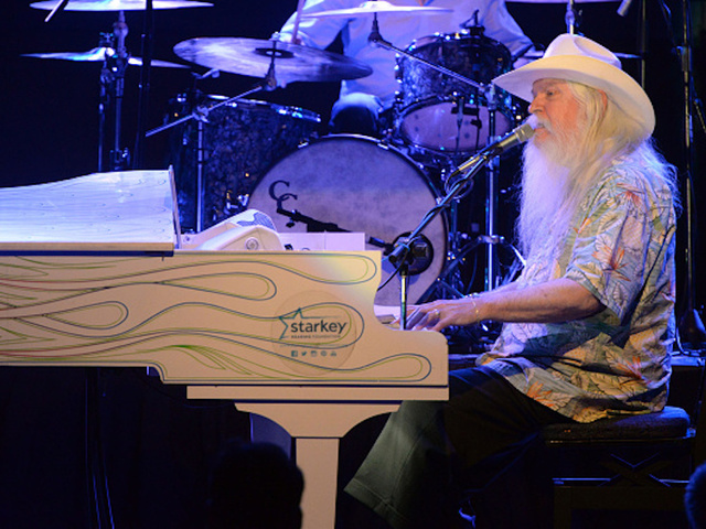 Musician Leon Russell dies, wife says