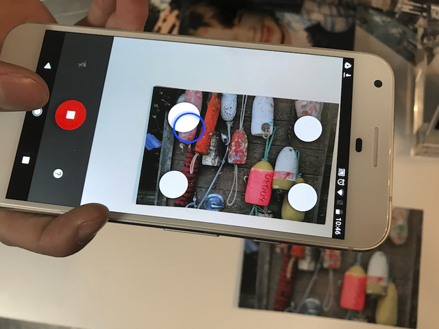 Google PhotoScan app lets you make digital copies of old photo prints