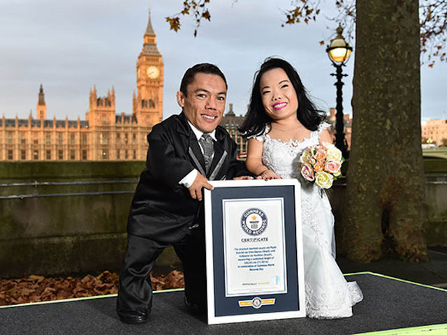 World's shortest couple ties the knot