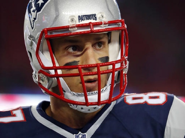Patriots' Rob Gronkowski to undergo back surgery Friday
