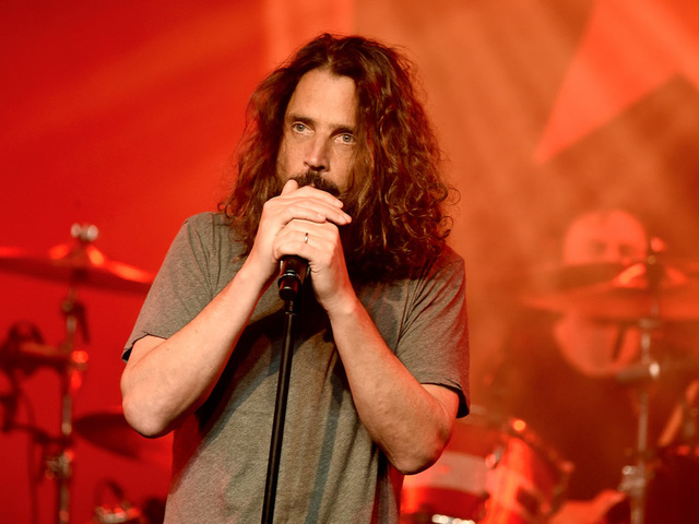 Former bandmates remember Chris Cornell with empty spotlight