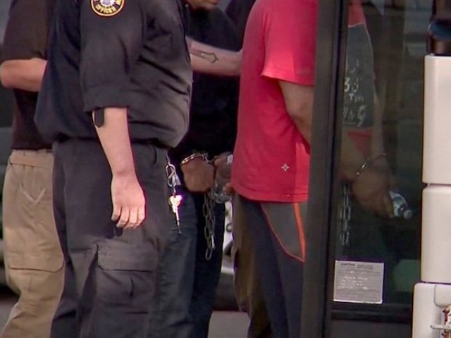 Judge temporarily blocks deportation of any Iraqi nationals from US