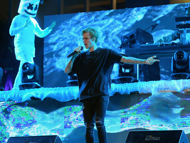 Justin Bieber banned from playing in Beijing