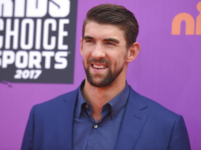 Michael Phelps loses to simulated shark in 'Shark Week' race