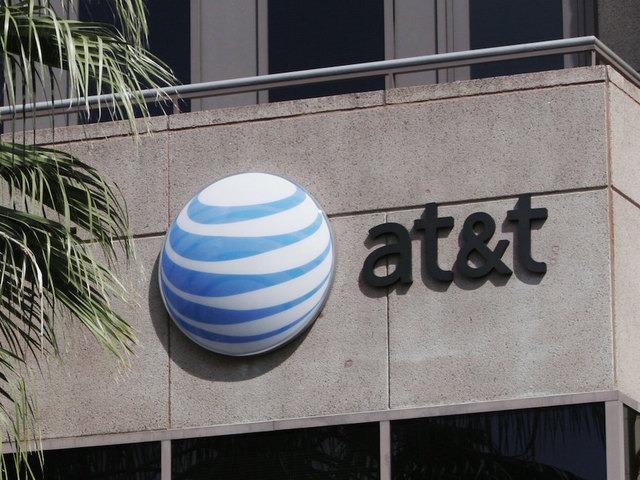 AT&T responds to mass cellular outage