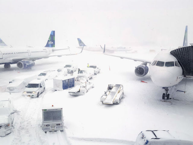 Angry travelers fight as flight delays continue at JFK