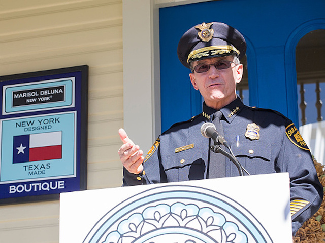 San Antonio police chief criticized for sending undocumented immigrants to Catholic charity