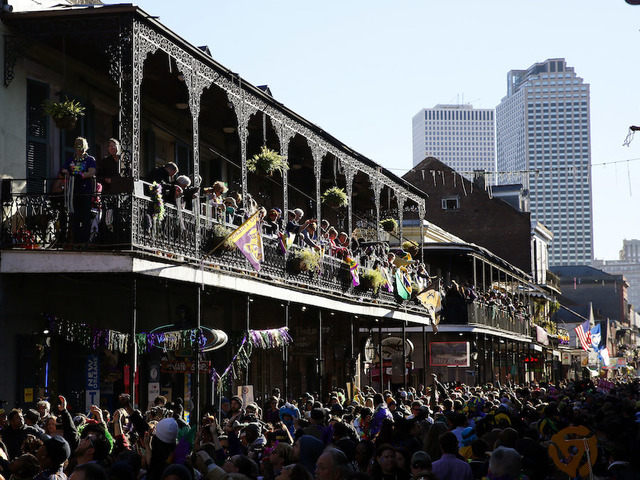 New Orleans Police Dept. brings back 'Booking Bus' for Mardi Gras partygoer arrests