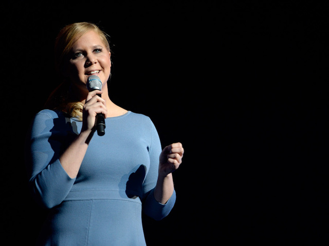 Amy Schumer shows support for Colin Kaepernick, won't 'do a Super Bowl commercial this year'