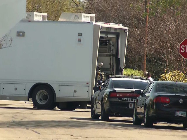 Federal agents search Austin bomber's house