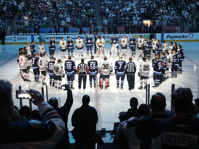 Hockey community grieves after 15 killed in bus crash involving Canadian junior hockey team