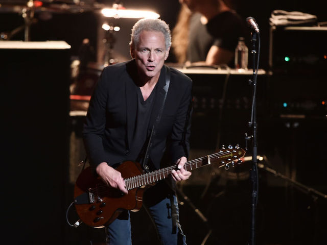 Lindsey Buckingham departs Fleetwood Mac