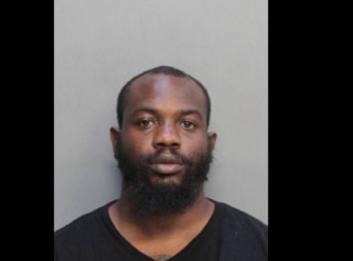 Miami police officer charged with assault