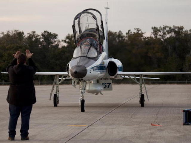 Air Force jet crashes outside of base in Mississippi, no injuries reported