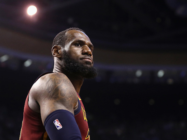 LA-Bron Mania coming to Los Angeles; James to sign 4-year deal with Lakers