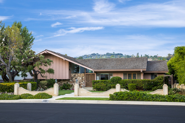 'The Brady Bunch' home for sale for $1.885M: See inside