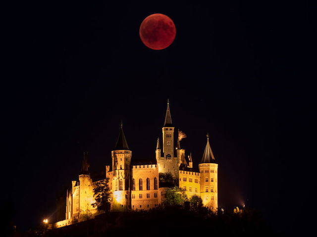 The blood moon lunar eclipse offers thrilling views