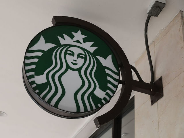 Arizona man arrested after reportedly having gun in lap, finger on trigger at Starbucks